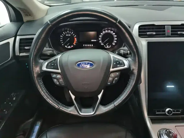 Ford Mondeo — Фото автомобиля 10