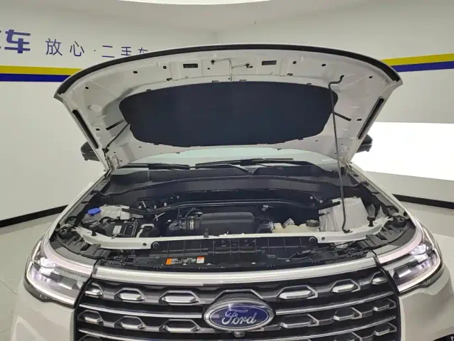 Ford Explorer — Фото автомобиля 10