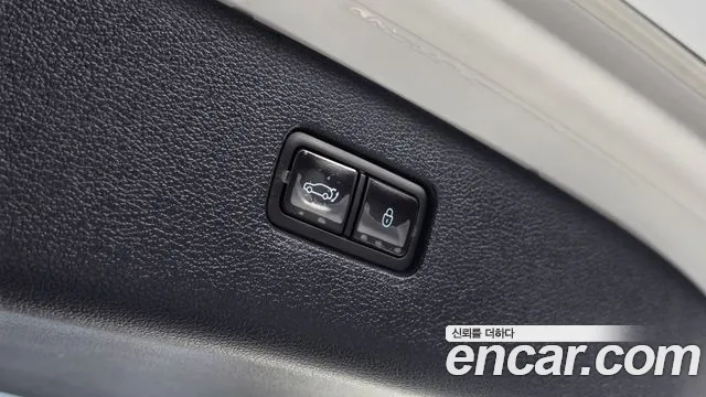 Genesis GV80 — Фото автомобиля 25