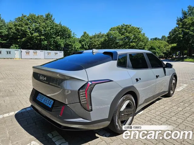Kia EV4 — Фото автомобиля 5