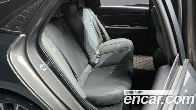 Hyundai Avante CN7 — Фото автомобиля 11