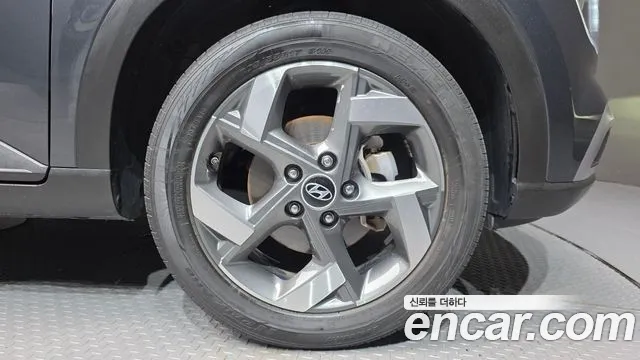 Hyundai Venue — Фото автомобиля 6