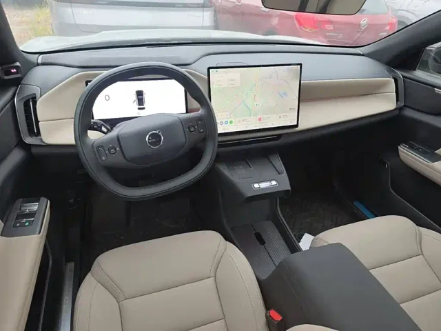 Volvo XC70 Plug-in Hybrid — Фото автомобиля 9