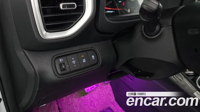Hyundai Venue — Фото автомобиля 27