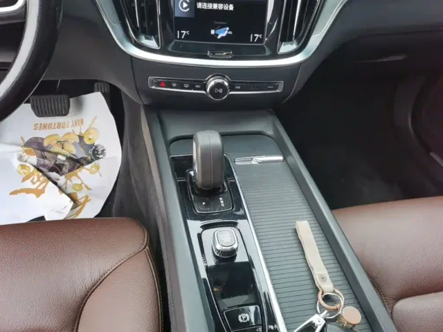 Volvo S60 — Фото автомобиля 13