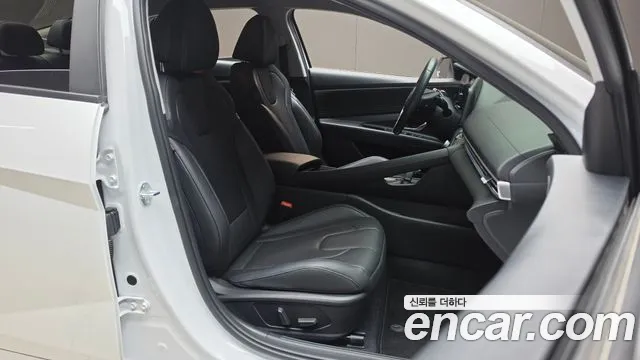 Hyundai Avante CN7 — Фото автомобиля 18