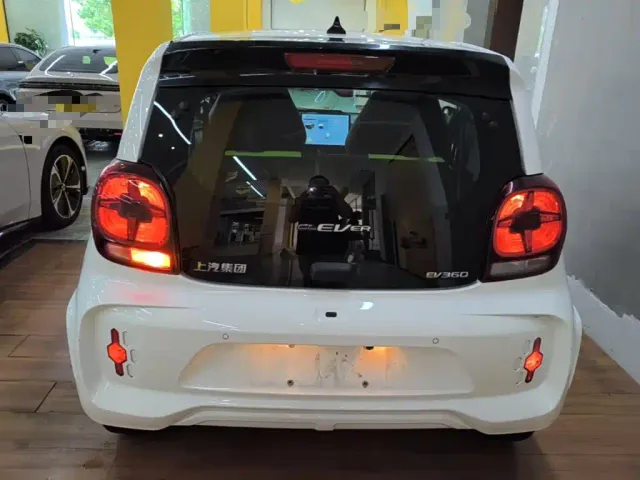 Roewe Clever — Фото автомобиля 5