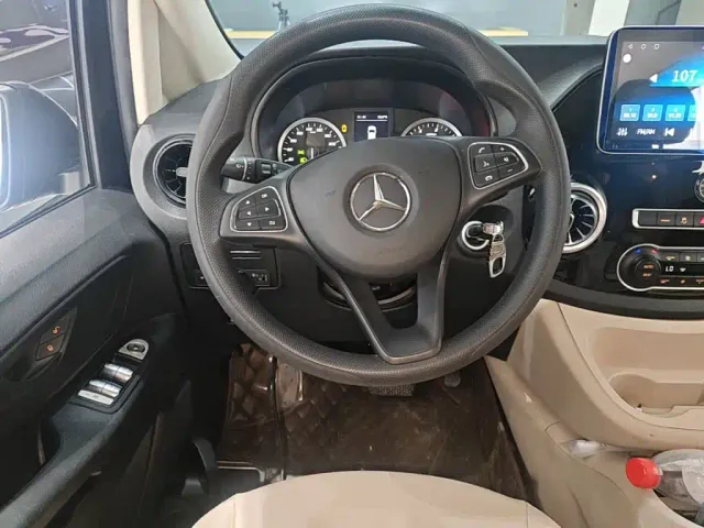Mercedes-Benz Vito 2021 2.0T Elite 7-Seater — Фото автомобиля 6