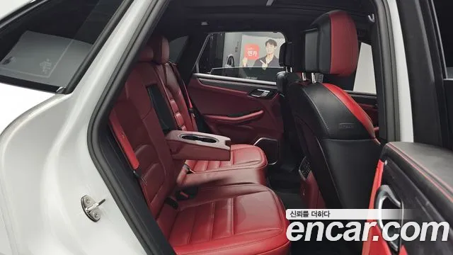 Porsche Macan — Фото автомобиля 10