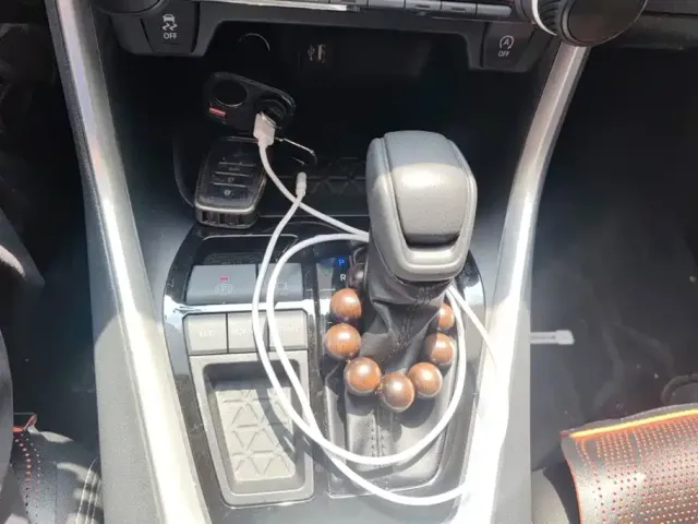 Toyota RAV4 — Фото автомобиля 16