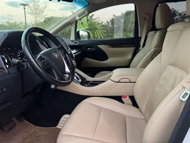 Toyota Alphard — Фото автомобиля 9