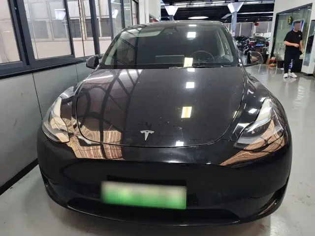 Tesla Model Y — Фото автомобиля 2