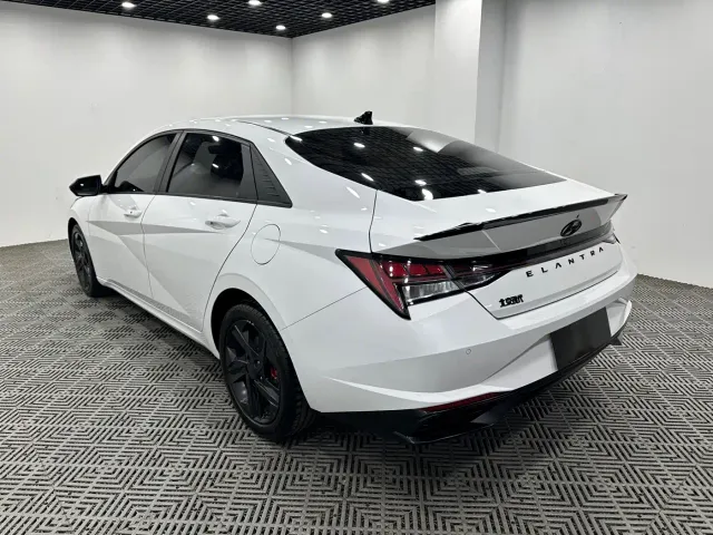 Hyundai Elantra — Фото автомобиля 9
