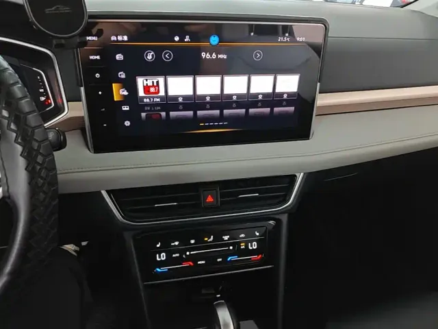 Volkswagen Tharu — Фото автомобиля 12