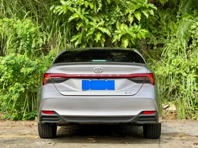 Toyota Avalon — Фото автомобиля 5