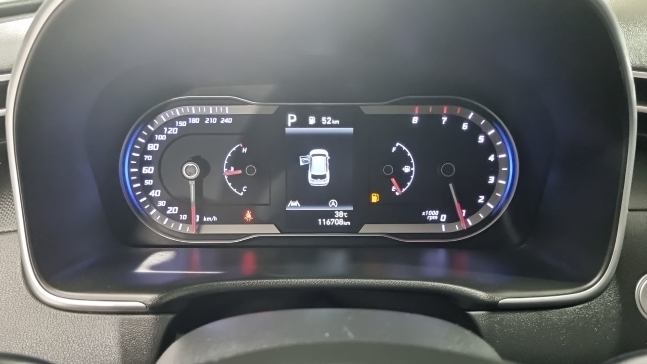 Hyundai Tucson Tucson (NX4) Бензин 1.6 турбо 2WD — Фото автомобиля 8