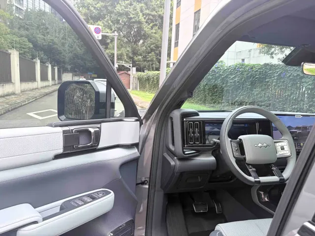 BYD FangChengBao Leopard 5 — Фото автомобиля 6