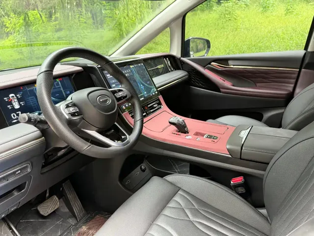 GAC Trumpchi M8 — Фото автомобиля 3