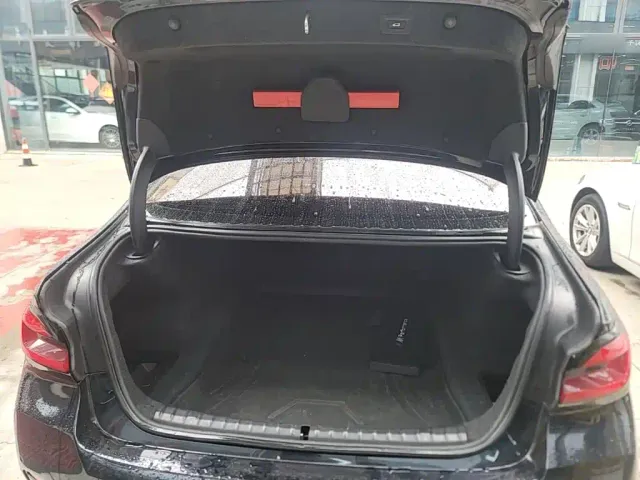 BMW 5 Series — Фото автомобиля 18