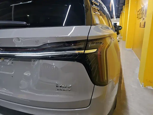 Hongqi HS7 PHEV — Фото автомобиля 7