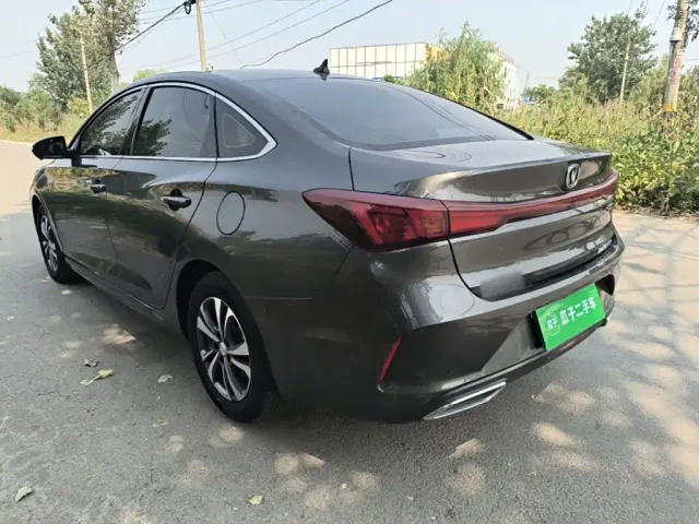 Changan Eado — Фото автомобиля 4