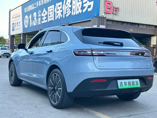Aito M5 — Фото автомобиля 6