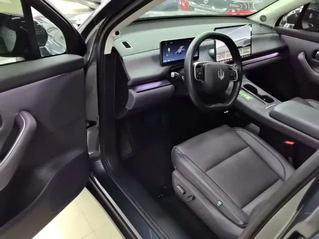 Leapmotor C10 — Фото автомобиля 15