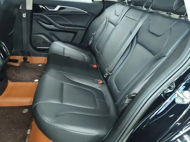 Bestune B70 — Фото автомобиля 12