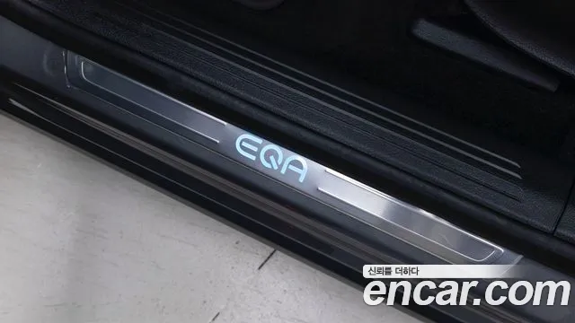 Mercedes-Benz EQA — Фото автомобиля 14