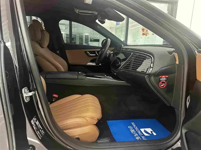 Mercedes-Benz E-Class — Фото автомобиля 18