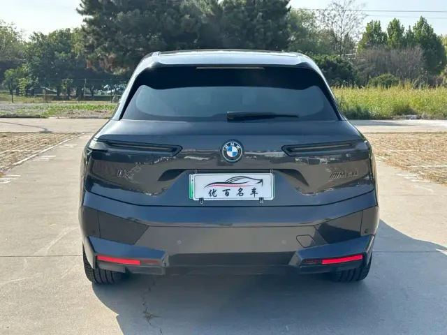BMW iX M60 — Фото автомобиля 5