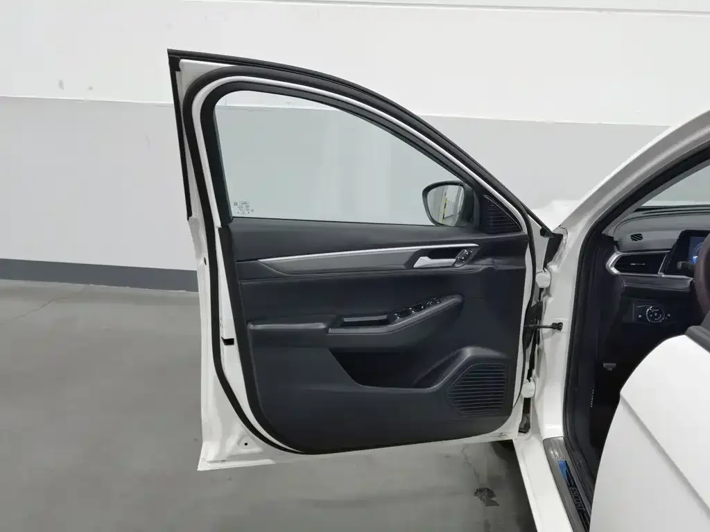 Ford Ford Escort 2021 1.5L Automatic Gold Edition — Фото автомобиля 8