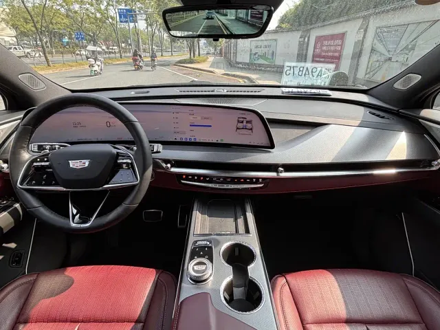 Cadillac XT5 — Фото автомобиля 7
