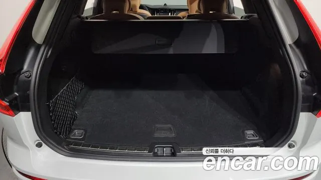 Вольво XC60 — Фото автомобиля 18