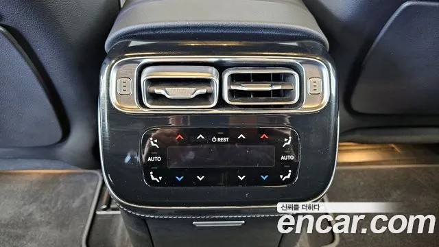 Mercedes-Benz S-Class — Фото автомобиля 25