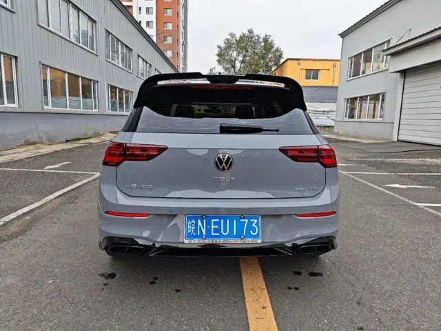 Volkswagen Golf — Фото автомобиля 10