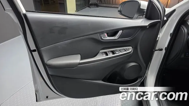 Hyundai Kona Новый Kona Бензин 2.0 2WD — Фото автомобиля 24