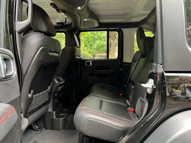 Jeep Wrangler — Фото автомобиля 15