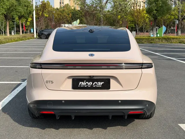 Nio ET5 — Фото автомобиля 5