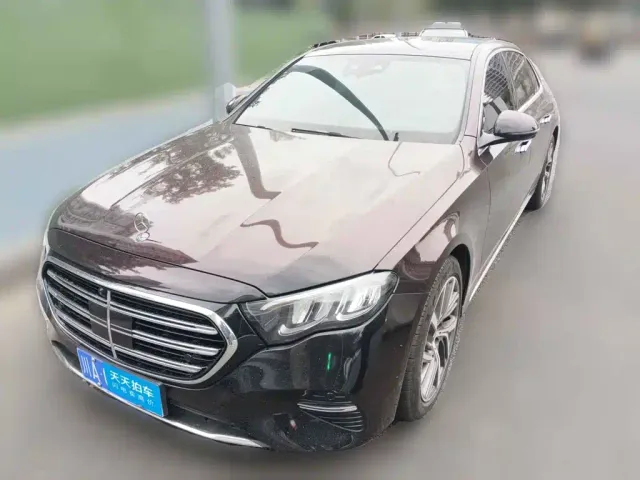 Фотография автомобиля — Mercedes-Benz E-Class