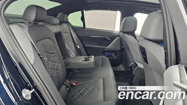 BMW 5-Series 5 серия (G60) 530i xDrive M Sport — Фото автомобиля 11