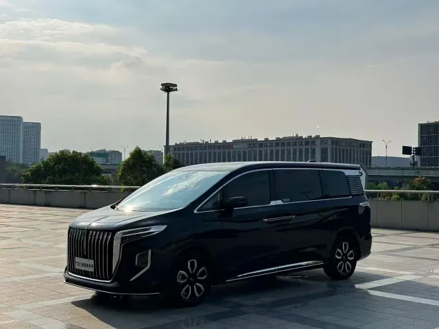 Фотография автомобиля — Hongqi HQ9