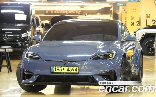 Tesla Model S — Фото автомобиля 3