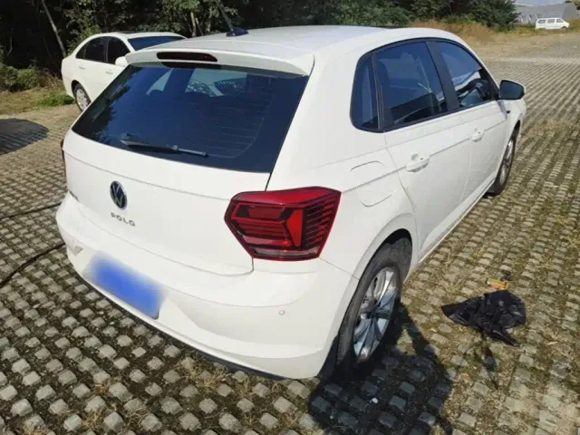 Volkswagen Polo — Фото автомобиля 6