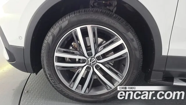 Volkswagen Tiguan — Фото автомобиля 5