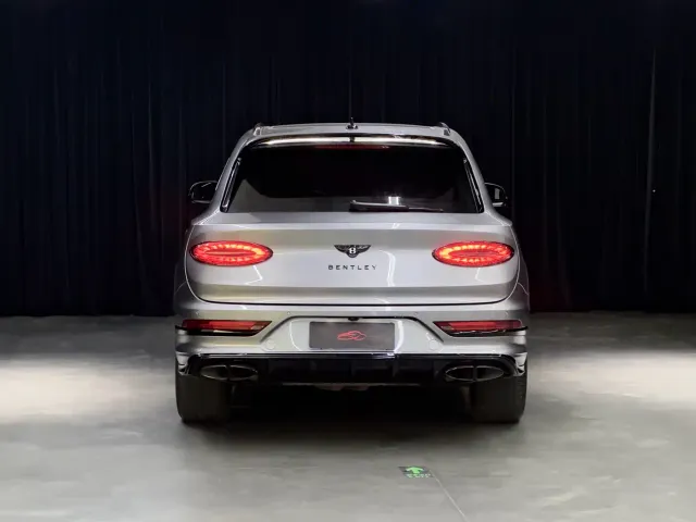 Bentley Bentayga — Фото автомобиля 4
