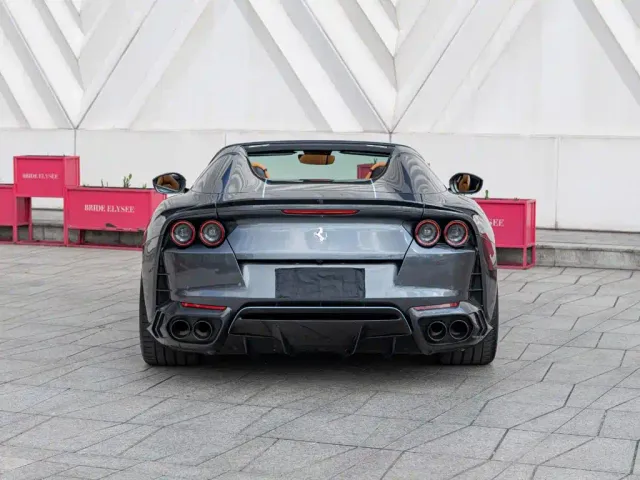 Ferrari 812 — Фото автомобиля 5