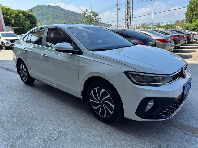 Volkswagen Lavida — Фото автомобиля 3