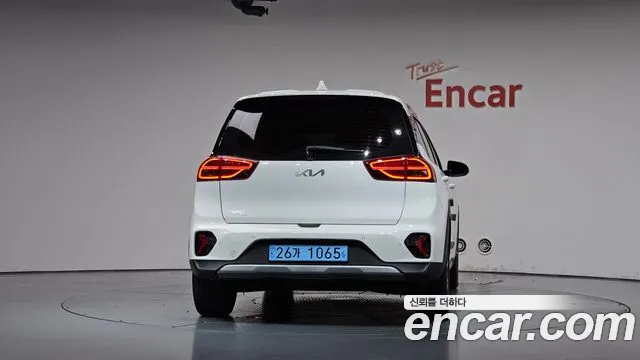 Kia Niro — Фото автомобиля 4
