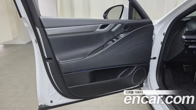 Genesis G80 Бензин 2.5 турбо AWD — Фото автомобиля 24
